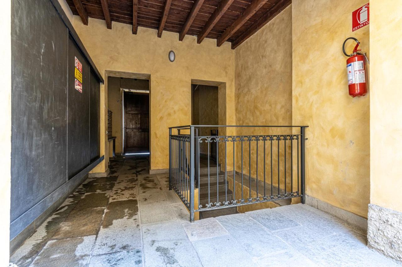 Xenia Apartments - Accogliente Pied-A-Terre Sui Navigli Milaan Buitenkant foto